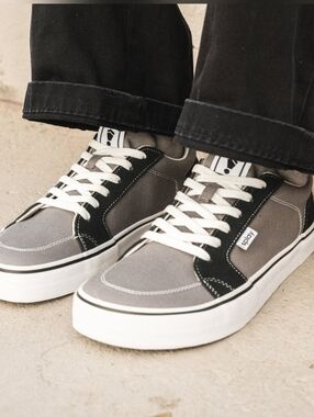 NWT Splay Barefoot Rev LT Tokyo Sneakers